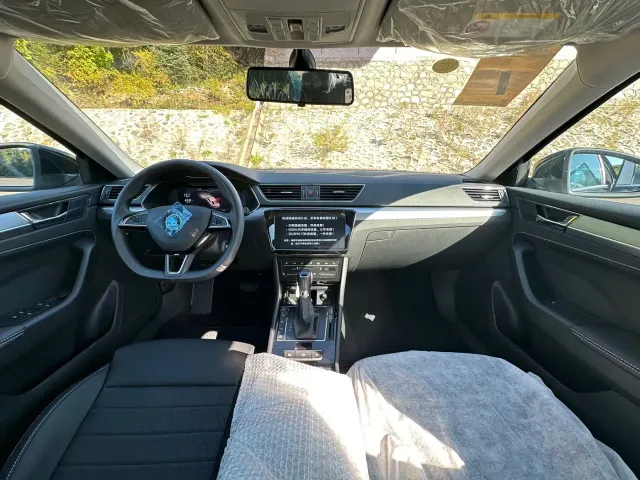 Skoda Superb — Фото автомобиля 14