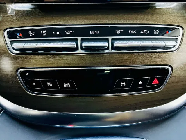 Mercedes-Benz V-Class — Фото автомобиля 21