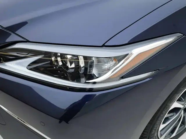 Lexus ES — Фото автомобиля 13