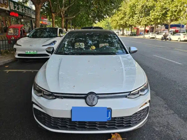 Volkswagen Golf — Фото автомобиля 2