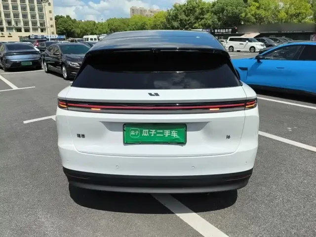Li Auto i6 — Фото автомобиля 5