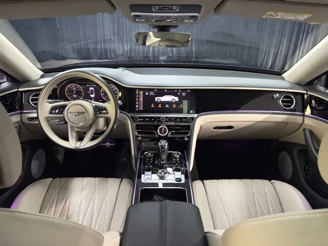 Bentley Flying Spur — Фото автомобиля 20