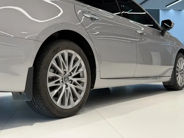 Toyota Avalon 2024 Model Hybrid 2.5L XLE Prestige Edition — Фото автомобиля 8