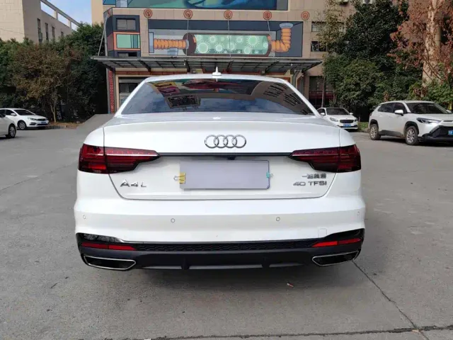 Audi A4L — Фото автомобиля 14