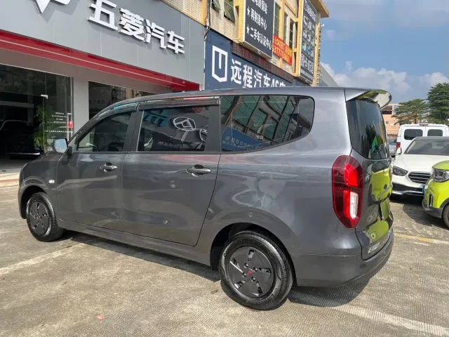 Wuling Hongguang — Фото автомобиля 5