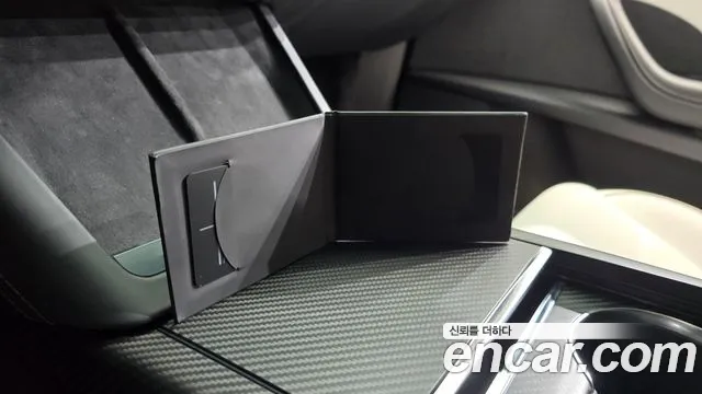 Tesla Model X — Фото автомобиля 20