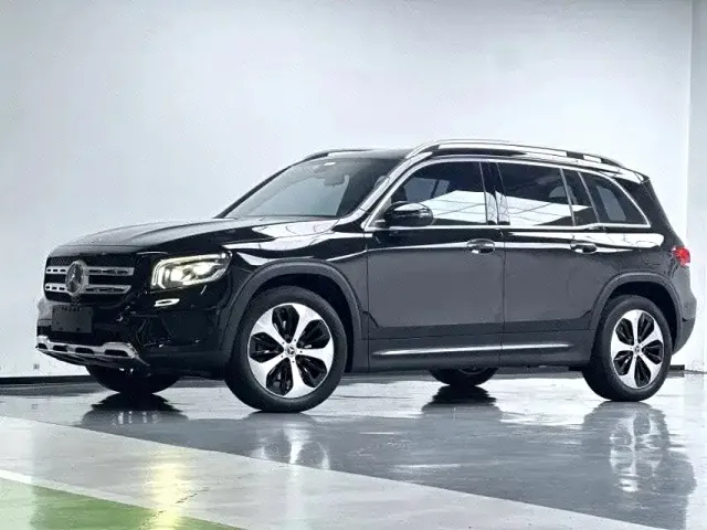 Фотография автомобиля — Mercedes-Benz GLB-Class