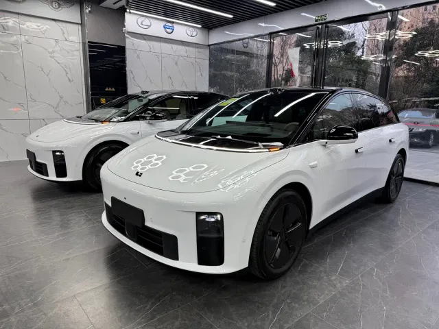 Фотография автомобиля — Li Auto i6