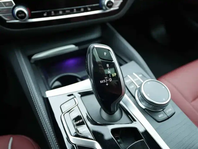 BMW 5 Series — Фото автомобиля 9