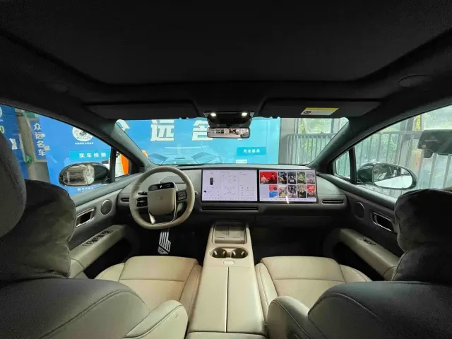 Li Auto i6 — Фото автомобиля 11