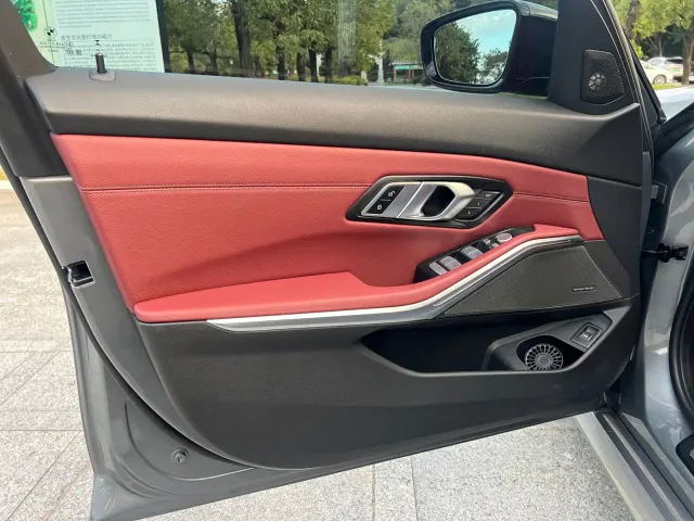 BMW 3 Series — Фото автомобиля 16