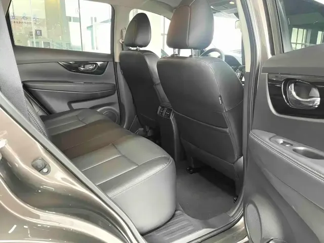 Nissan X-Trail — Фото автомобиля 10