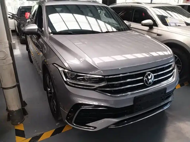 Volkswagen Tiguan L — Фото автомобиля 3
