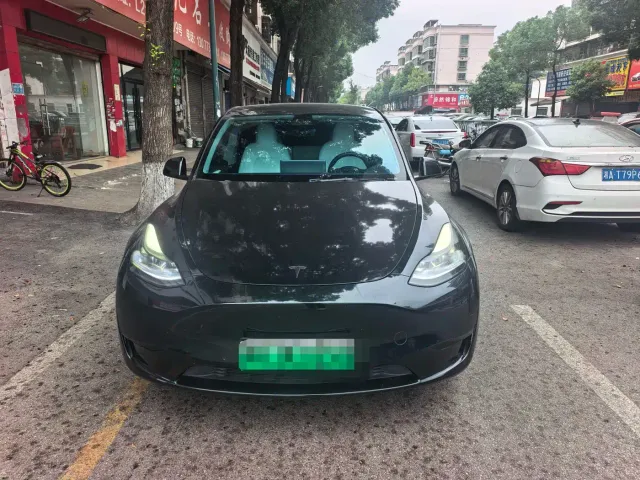Фотография автомобиля — Tesla Model Y