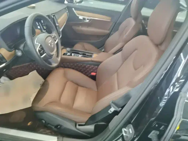 Volvo S90 — Фото автомобиля 14