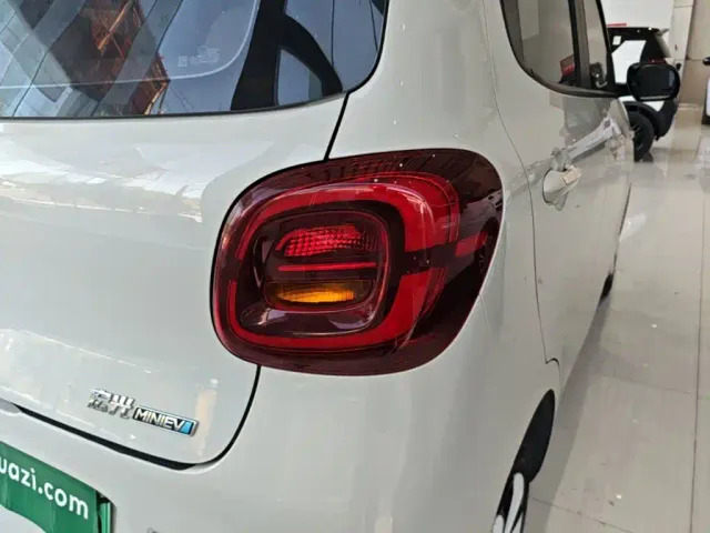 Wuling Hongguang Mini EV — Фото автомобиля 7