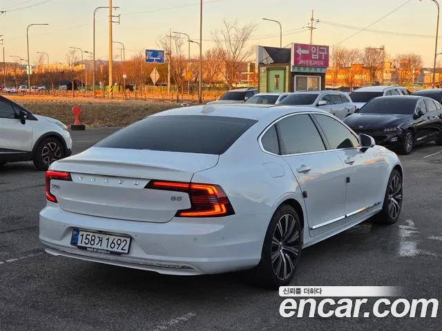 Вольво S90 — Фото автомобиля 4