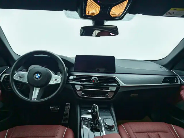 BMW 5 Series — Фото автомобиля 5