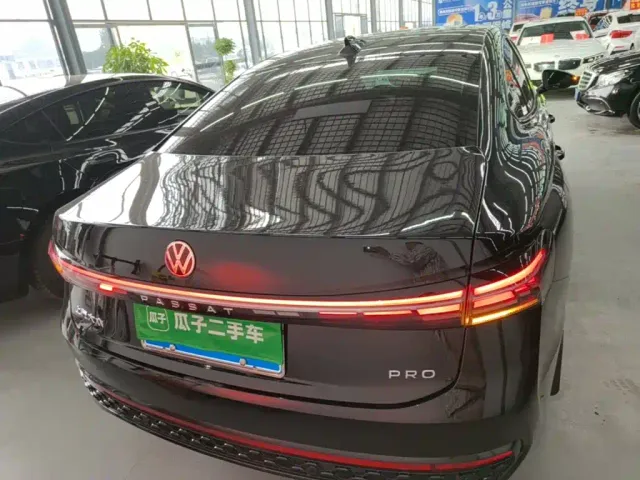 Volkswagen Passat — Фото автомобиля 5