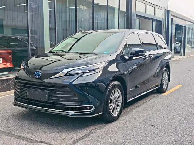 Фотография автомобиля — Toyota Sienna