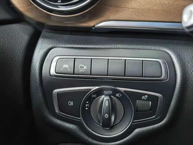 Mercedes-Benz V-Class — Фото автомобиля 20