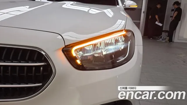 Mercedes-Benz E-Class — Фото автомобиля 22
