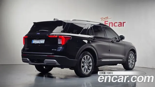 Ford Explorer — Фото автомобиля 2