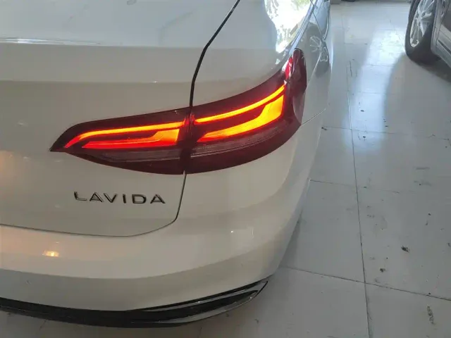 Volkswagen Lavida — Фото автомобиля 23