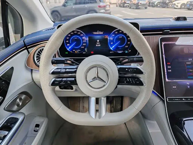 Mercedes-Benz EQE — Фото автомобиля 15