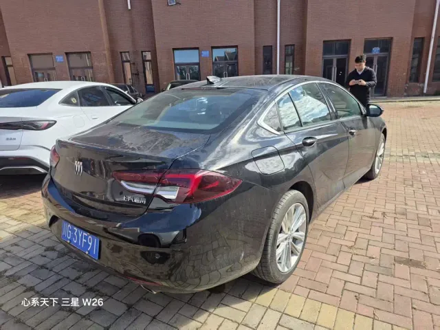 Buick Regal — Фото автомобиля 3