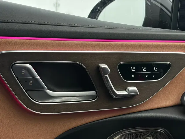 Mercedes-Benz E-Class — Фото автомобиля 21