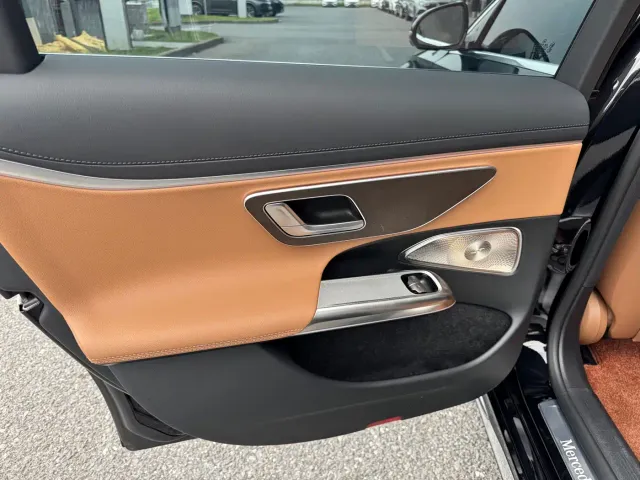 Mercedes-Benz E-Class — Фото автомобиля 14