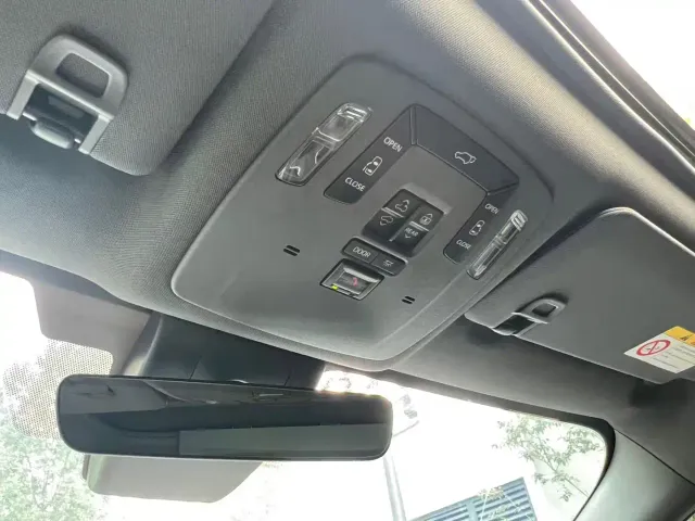 Toyota Granvia — Фото автомобиля 24