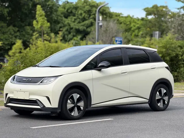 Фотография автомобиля — BYD Dolphin