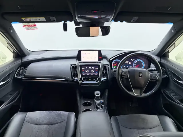Toyota Crown — Фото автомобиля 10