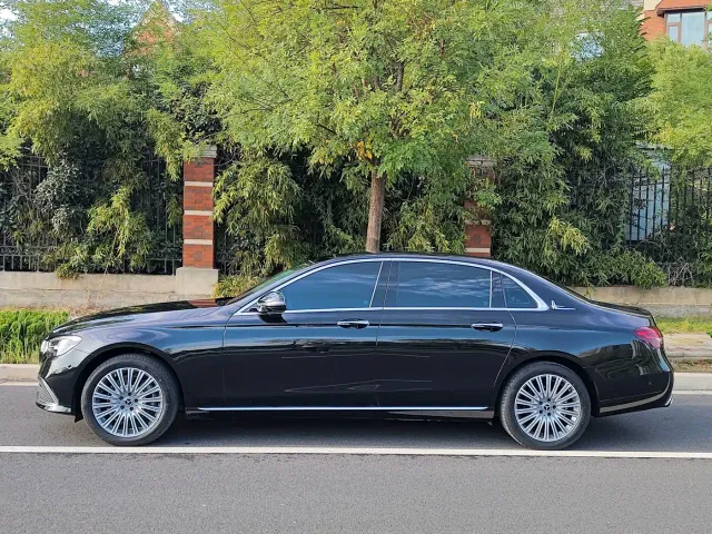 Mercedes-Benz E-Class — Фото автомобиля 18