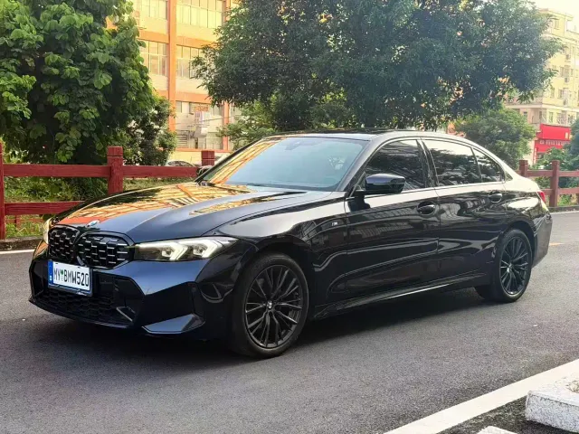 Фотография автомобиля — BMW 3 Series