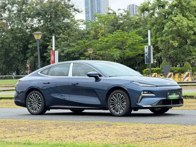 Geely Galaxy Xingyao 8 — Фото автомобиля 2