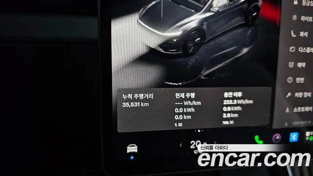 Tesla Model Y — Фото автомобиля 11