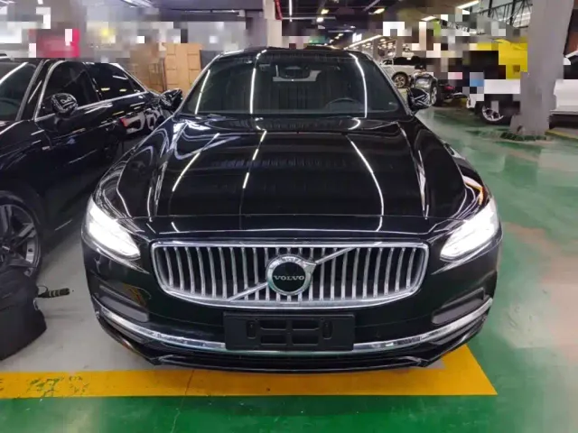 Volvo S90 — Фото автомобиля 2