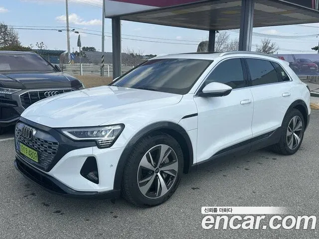 Фотография автомобиля — Audi Q8 e-tron GE