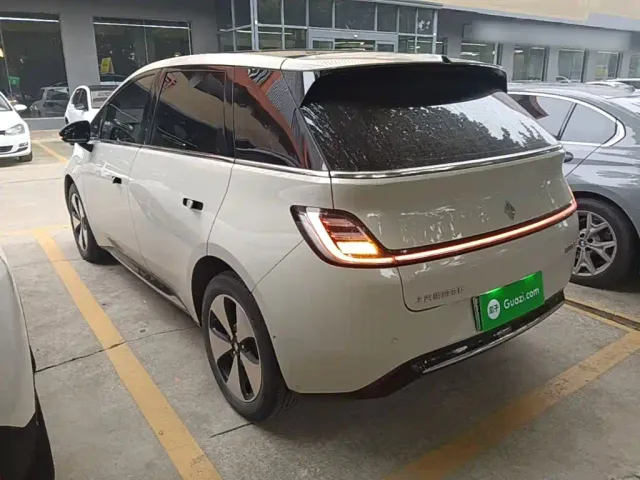 Baojun Cloud — Фото автомобиля 4