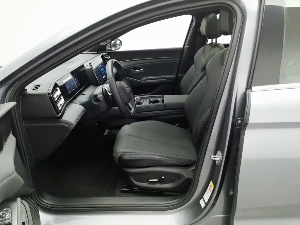 BYD Qin L 2025 DM-i Smart Drive Edition 120KM Surpassing — Фото автомобиля 10