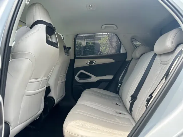 BYD Yuan UP 2024 401KM Leading Edition — Фото автомобиля 13