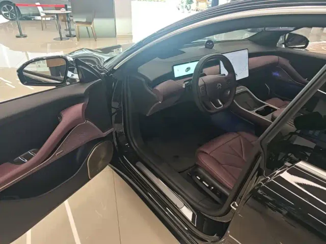Nio ET5 Touring — Фото автомобиля 15