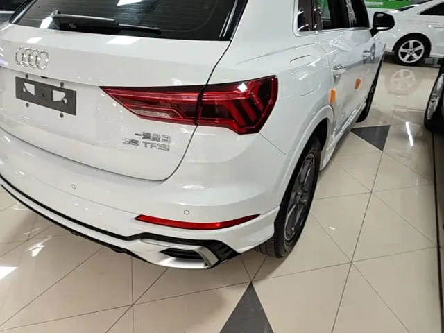 Audi Q3 — Фото автомобиля 7