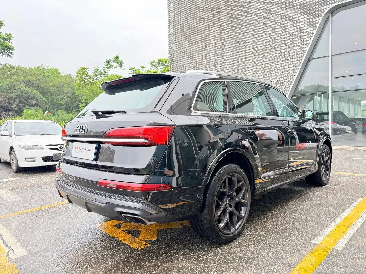 Audi Audi Q7 2025 55 TFSI quattro S line Sport — Фото автомобиля 13