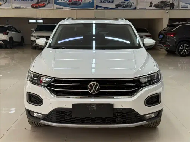 Volkswagen T-Roc — Фото автомобиля 2