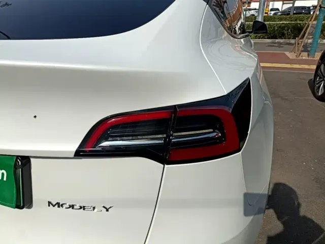 Tesla Model Y — Фото автомобиля 7