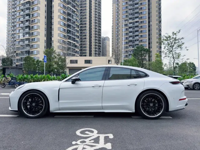 Porsche Panamera — Фото автомобиля 5
